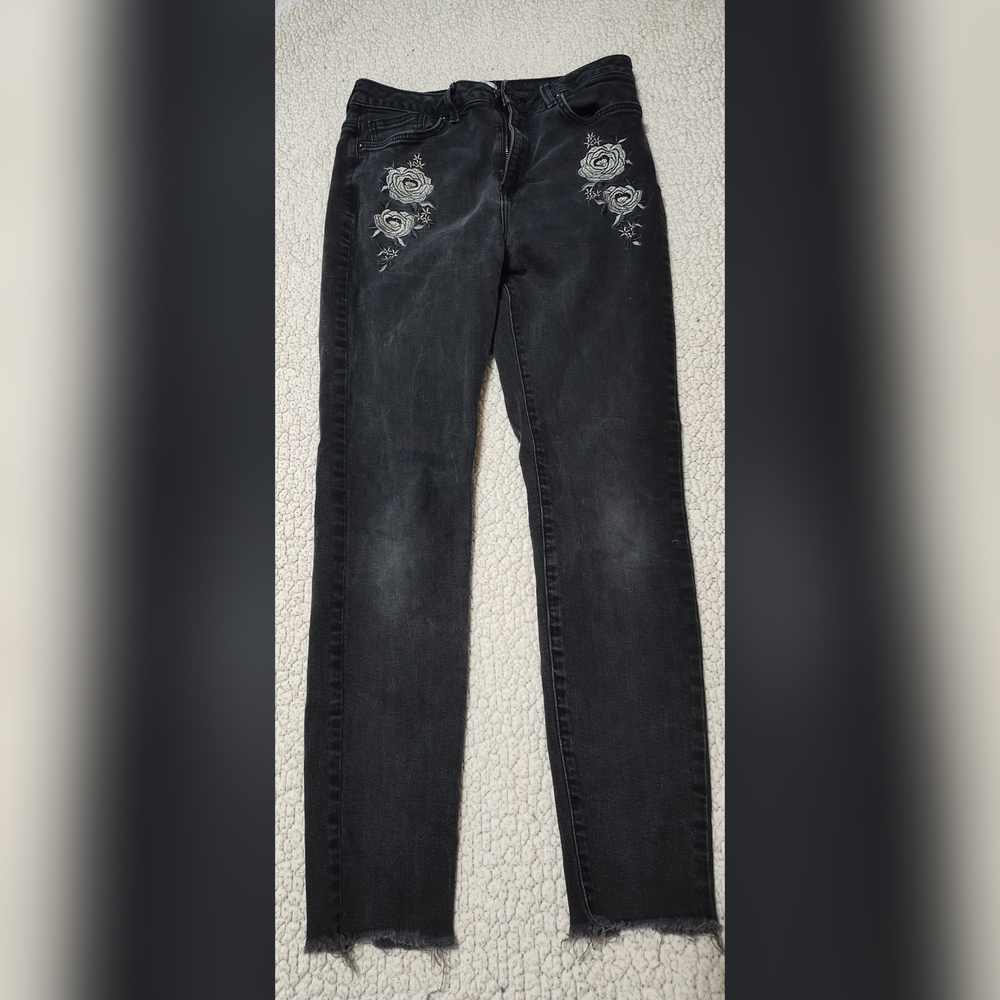 Forever 21 Black Skinny Jeans with Floral Embroidery